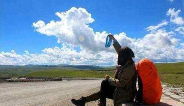 「川藏公路」为什么司机都怕了“川藏线的背包女”?司机大叔说出了“隐情”!