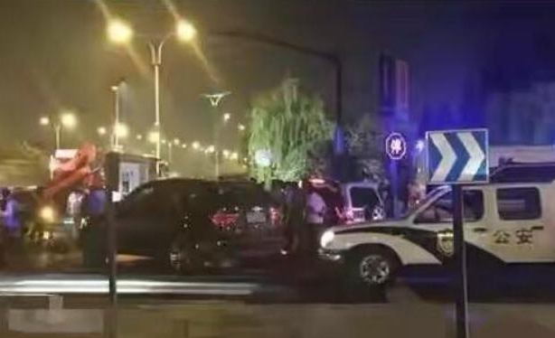 主持人|2015年，知名女主持人在河边“方便”，不料失足落水，当场身亡