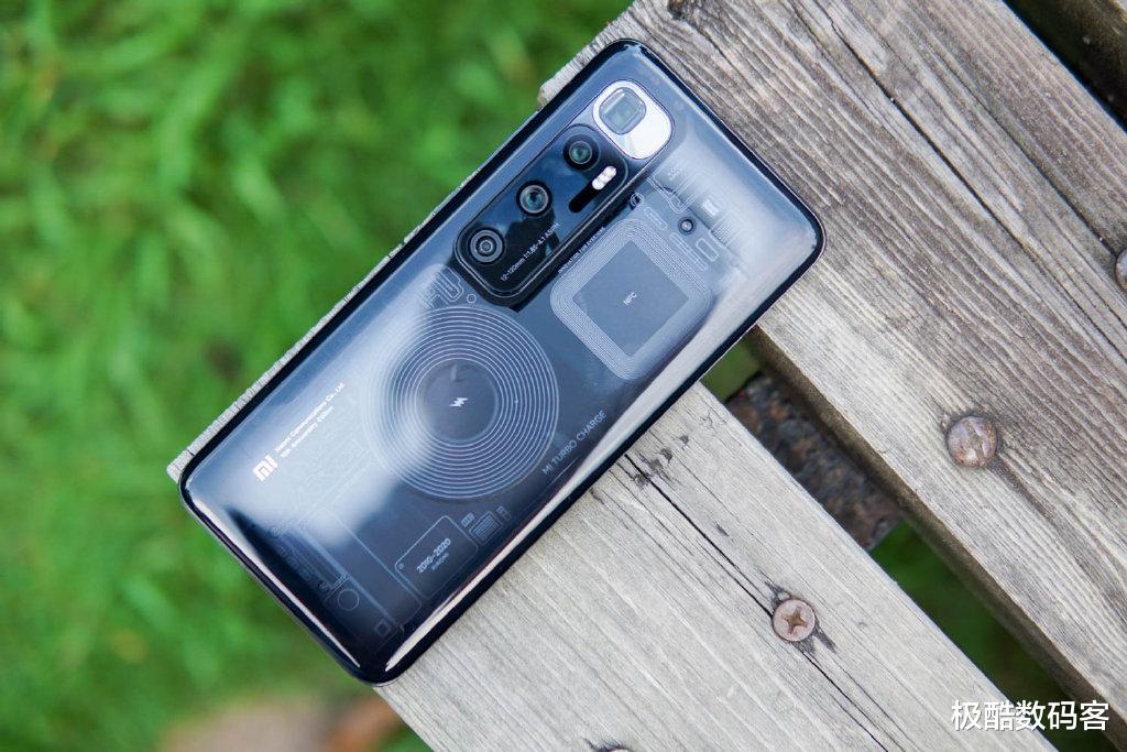 卢伟冰|又一手机品牌回归！5天后正式亮相，网友问卢伟冰：熟悉吗？