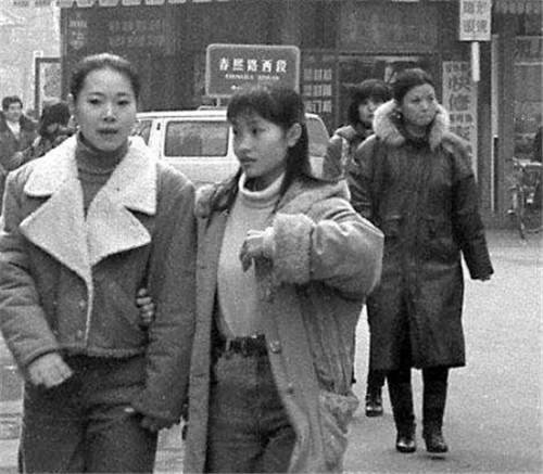 9岁女孩回家时神秘失踪,与“恶魔”相处10年,最后她怎样了?