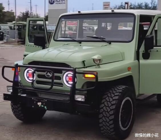 红眼|2021款“BJ212”上市，红眼大灯+独立悬架，内饰总算逆袭了！