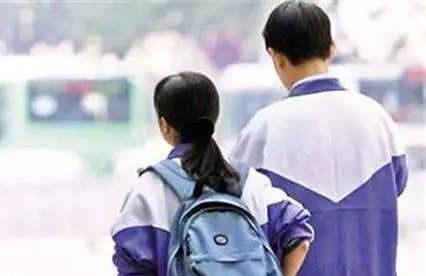 早恋▲初中生的“情书”走红，老师看完含泪给批语：被你感动到了