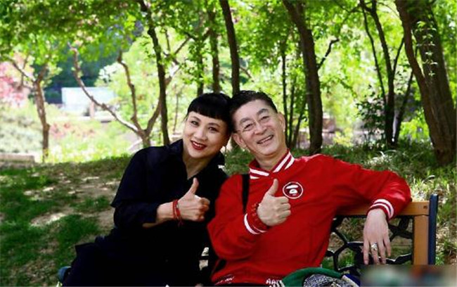 小姐姐|六小龄童29岁女儿也愁嫁？看到照片后，网友评论：这谁敢娶？