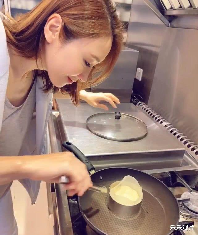 黎姿|黎姿的富太生活令人羡慕：50万的白松露配炒蛋，一口吃掉好几万