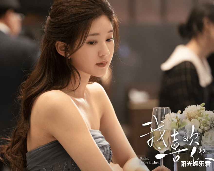 赵露思|赵露思资源有多好？明年五部新剧播出，男主一个个都是男神！