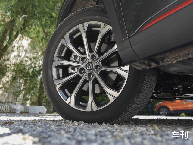 SUV|长安、吉利两台人气最旺的SUV怎么选？预算10万看看谁更值得入手