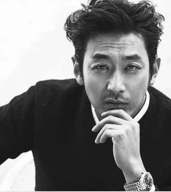 河正宇：顶级男星遭黑客威胁爆料，详细聊天记录曝光后网友不淡定了，不愧是影帝！