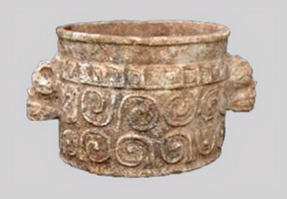 金字塔|玛雅金字塔下发现“死亡瓶”，瓶底残留食物，专家化验后陷入困惑