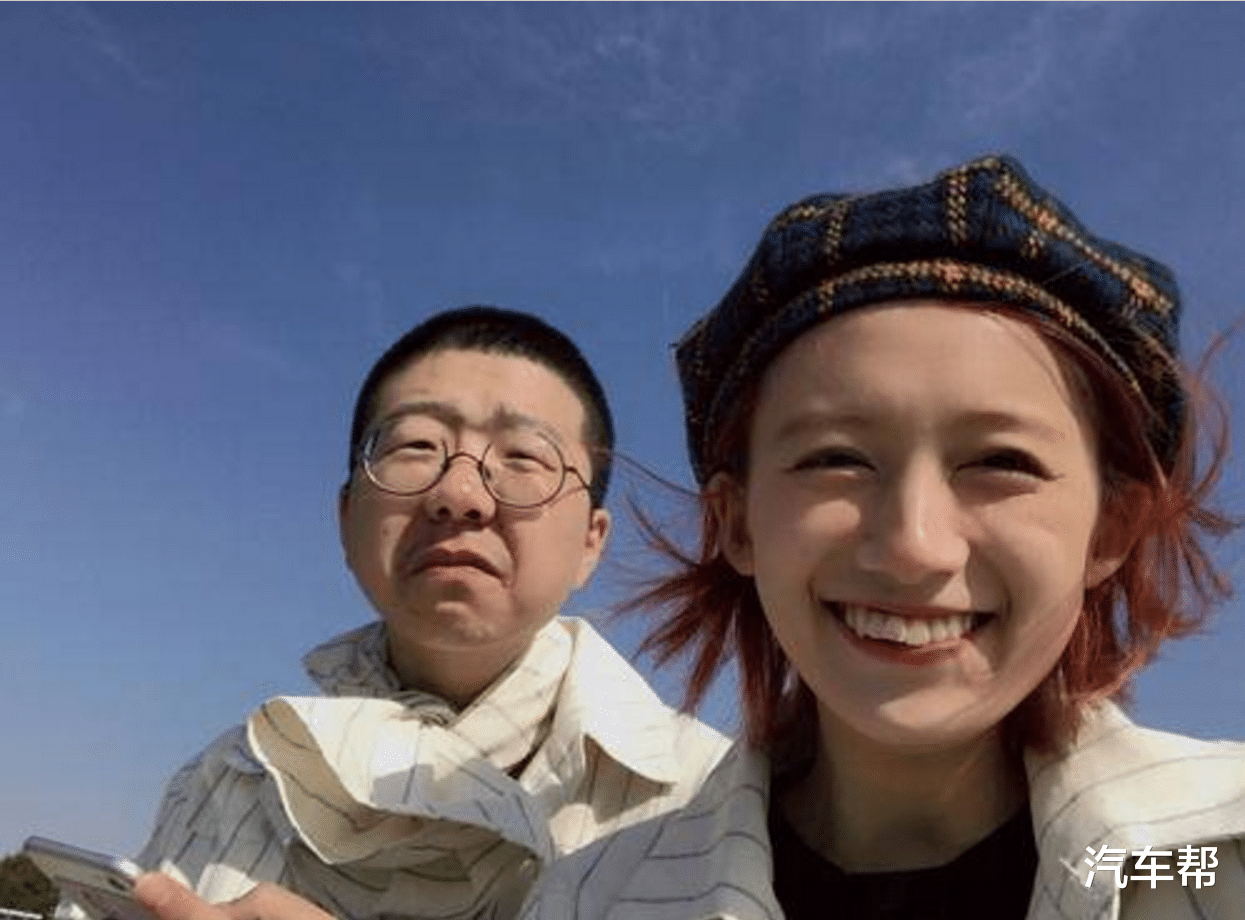 李诞|黑尾酱为啥会嫁给李诞？当看到李诞大学照片后，网友：这谁顶得住？