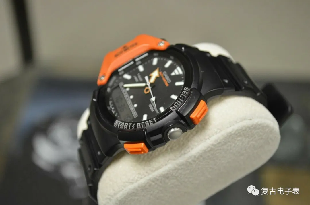 民法典|推土机式的传感器双显登山表——CASIO ALTI-METER AW330