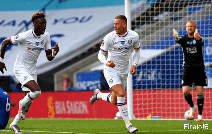 英超■英超争四头号热门横空出世！5连胜狂轰11球，或锁定第2个欧冠名额
