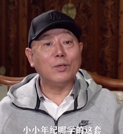 李成儒|李成儒不怕丢资源，再曝真人秀内幕，年轻演员、导演均遭点名