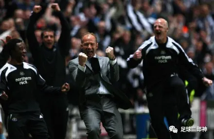 英超@身家超20亿镑，3年转会总投入-50万，英超最“抠门”老板终于滚蛋了？