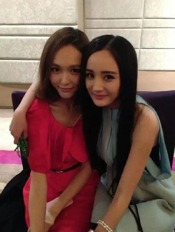 唐嫣|太唏嘘!杨幂唐嫣同框形同陌路,“圈内人”曝二人关系破裂原因