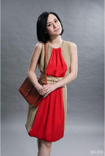 发型|阿娇恢复单身后换发型,剪掉十年长发换波波头,39岁嫩回19岁