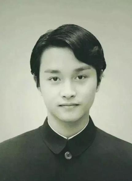 张国荣：1986年，张国荣在金马奖上说了7个字，3天后女友绝望服药自杀