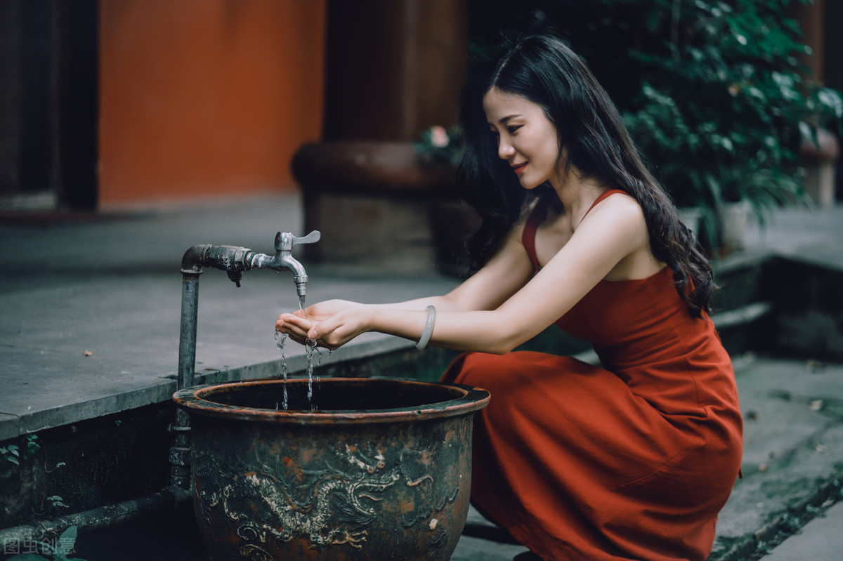 西瓜|一位28岁全陪导游感染艾滋病后自白：未婚夫，我能再见你一面吗？