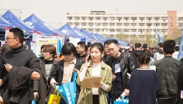 国企|国企最“喜欢”的4种大学生，毕业后被抢着要，还会获得高薪！