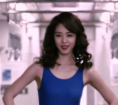 贝斯|李沇熹婚后首次公开近照 被誉为SM颜值扛把子 13岁因出众外貌入行