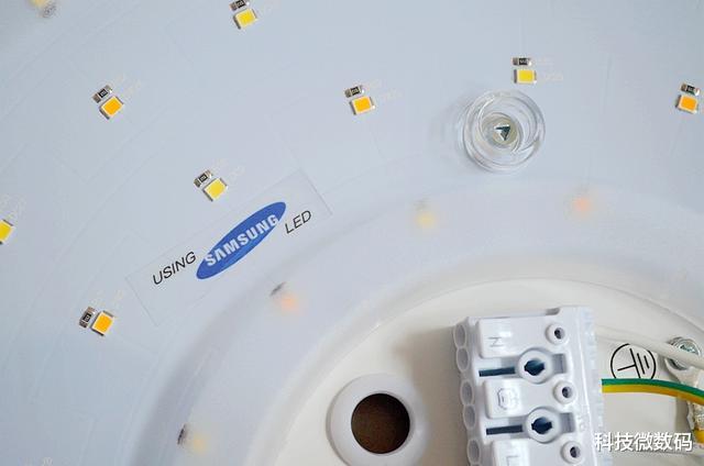 产品经理|华为生态链产品，达伦智能吸顶灯，让你躺在床上就能看到星空璀璨