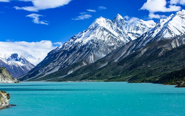双鱼座|得失看淡，一切随缘的三大星座。做人随遇而安，却能够乐于助人