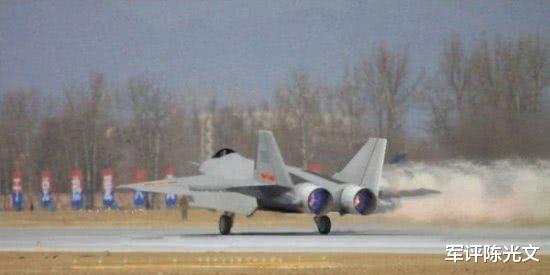 中国海军@075舰准备海试！发动机点火试车 升级版搭载歼-18变身中型航母