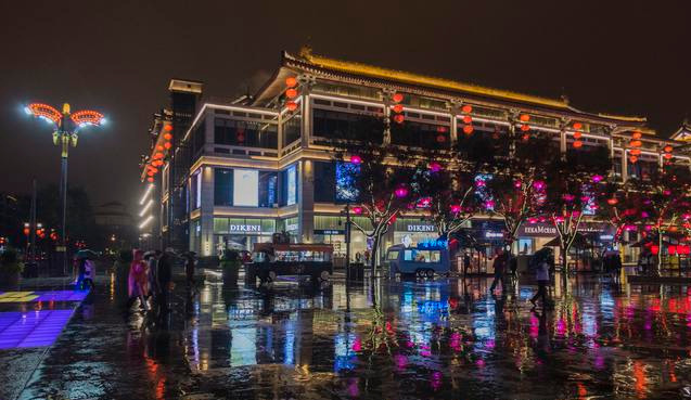 『海边』别再去大唐不夜城了,西安又迎来一处网红景点,快来一起打卡吧