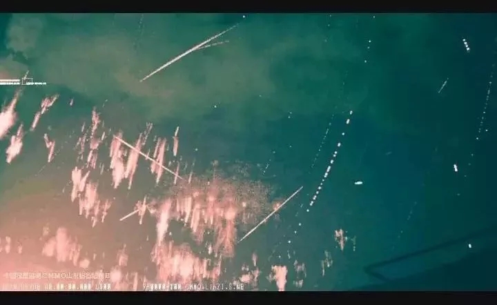 [对流层]暴风闪电在肆虐时，惊现大规模“红色精灵”出现后，很快又消失了