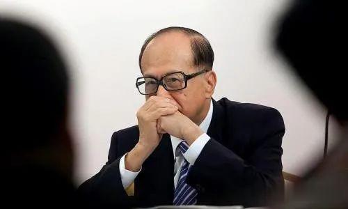 酒吧|李嘉诚430亿买下的英国酒吧宣布:永久关闭25家门店,裁员800人