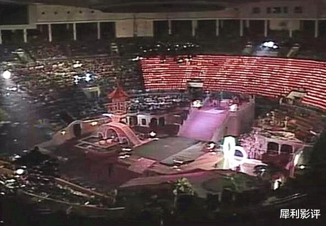 「春晚」陈冲一句“你们中国人”，毁了85年春晚，导演道歉直言不想活了