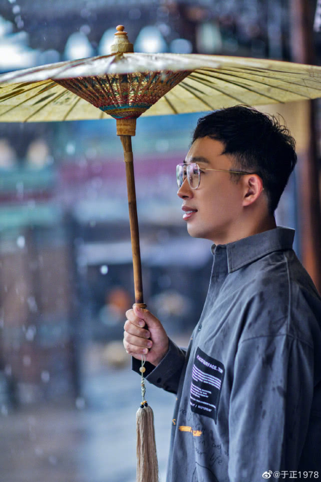 肖战■于正发文再次力挺肖战，疑似要请他演新剧，曾对肖战演技赞不绝口