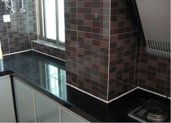 []装修别再用玻璃胶了，寿命短还容易发黑，聪明人都选这种