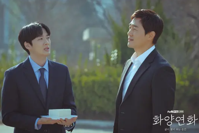 李钟硕@才播了2集评分就飙至9.3分,李钟硕老搭档新剧果然魅力无限!