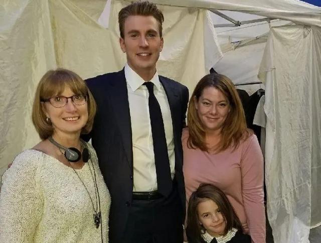 钢铁侠|钢铁侠的女儿长大了，还穿上了父亲给母亲的盔甲