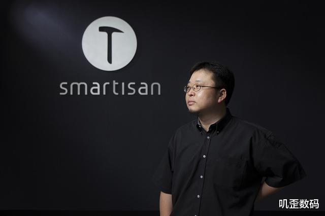 罗永浩|罗永浩：卖苹果手机被骂，卖华为小米也被骂，李楠的吐槽一针见血