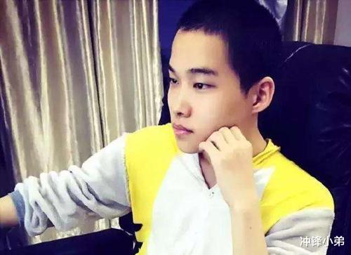 金允诚|LOL被禁赛的职业选手,一人因笑被禁赛,一人被封号1000年