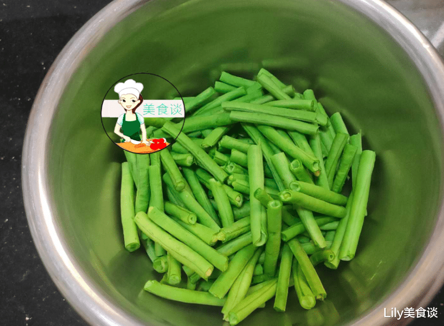 豇豆|7月，遇到这菜我必买，一斤不到2块钱，脾胃虚弱、食欲不振要多吃