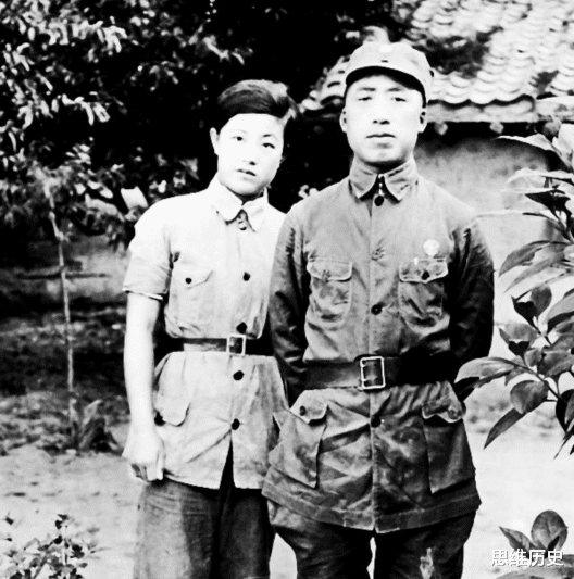 左权|他在军中地位极高，连林总都要听他的命令，55年为何未授到衔