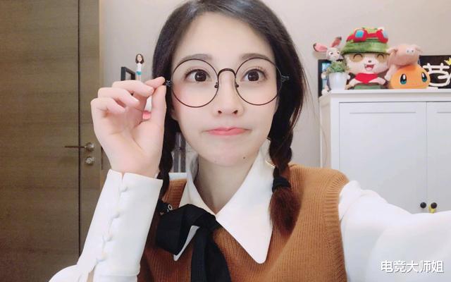 冯提莫|冯提莫受邀参加日本音乐节，本以为是青铜，没想到竟是个王者！