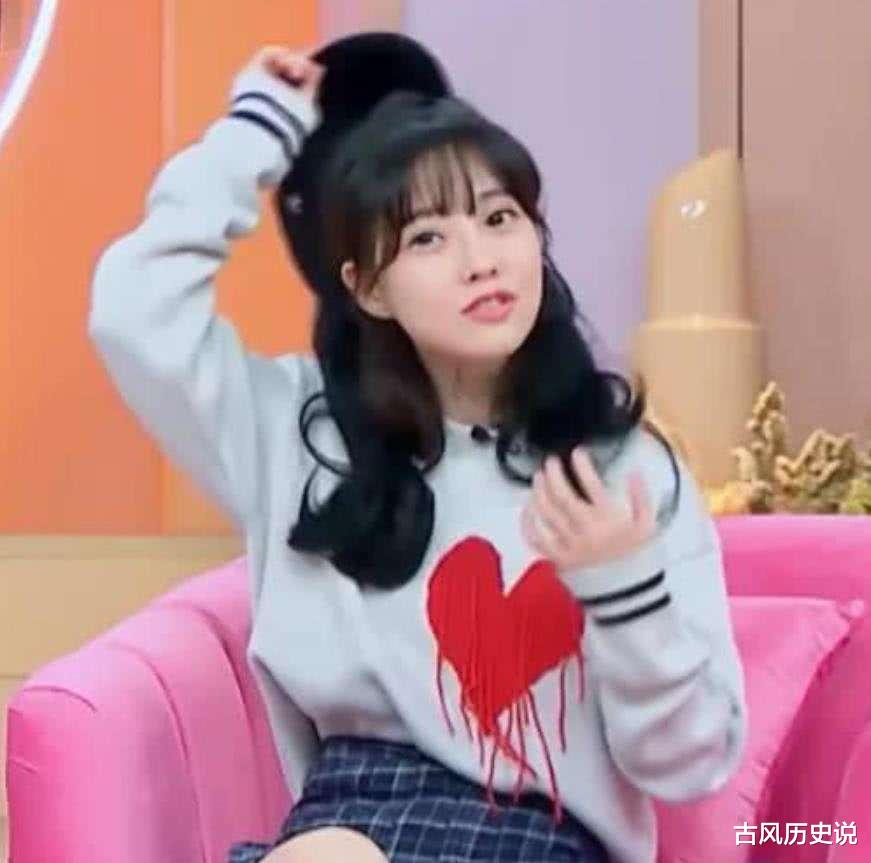 「冯提莫」冯提莫离开“十级美颜”后,与何炅录制综艺遭吐槽,粉丝:换了个头?