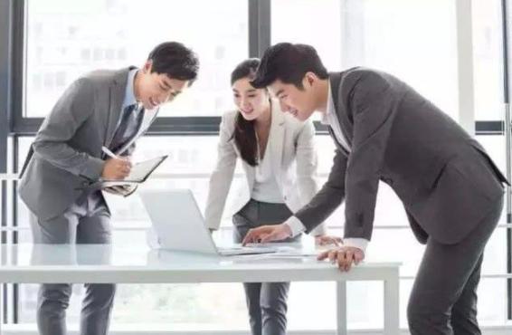 ▲为何越老实越难获晋升？不懂这三个职场底层原理，命贱不能怪领导