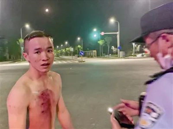 「宁波」好样的！宁波女子凌晨失足落水，外卖小哥横渡千米江面救人