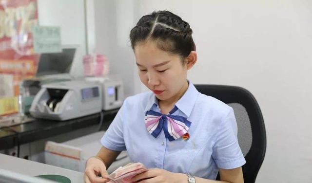 利息|2020年，存款超20万还在傻傻存定期？行长透露：这样存利息过万