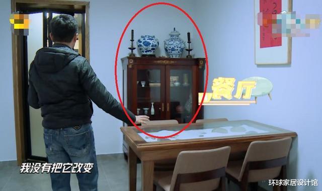 『汪涵』汪涵首曝家中字画挂满墙，住房龄20年旧家属区，与何炅家风格迥异