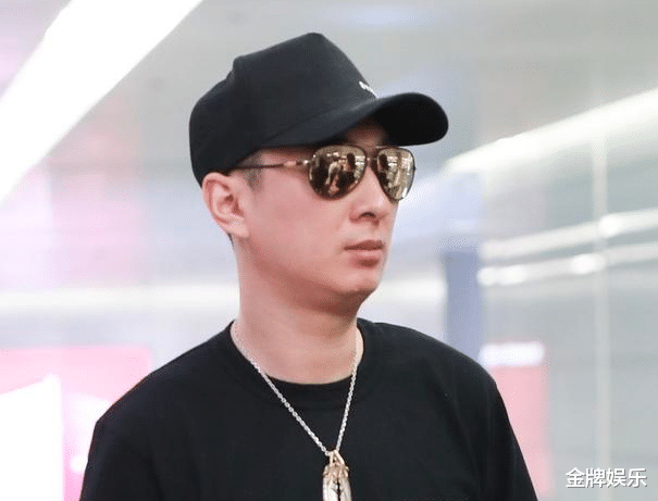 秦奋|秦奋比王思聪还牛！在成都酒吧开了100瓶黑桃A，价值近百万元