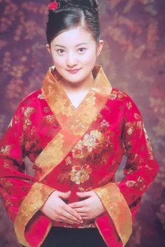 金铭|金铭40岁生日晒照，尖下巴大眼睛，素颜像换了一个人