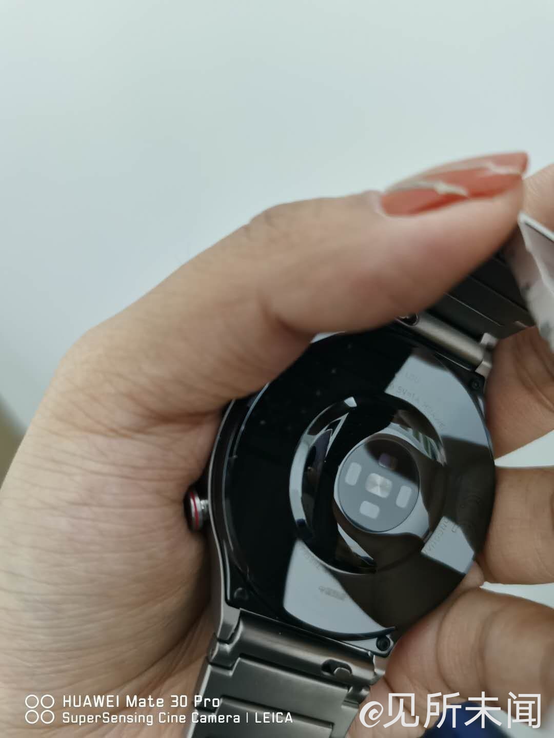 华为|华为可穿戴设备全球第一后，推出保时捷设计新产品