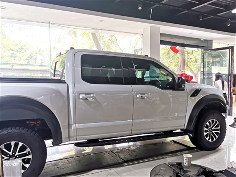 福特猛禽|父亲买百万福特猛禽，送18岁的儿子当成人礼，网友：缺女朋友吗？