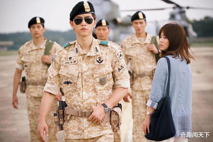 宋仲基|中国版《太阳的后裔》官宣剧照，男主帅过宋仲基，女主是实力影后