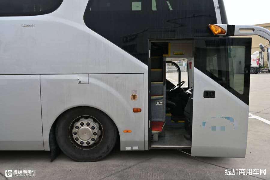 奥迪Q7|座椅堪比沙发，十年前的这款国产豪华大巴，实际是斯堪尼亚底盘？